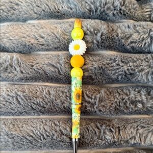 Sunflower and Daisy Themed Pen